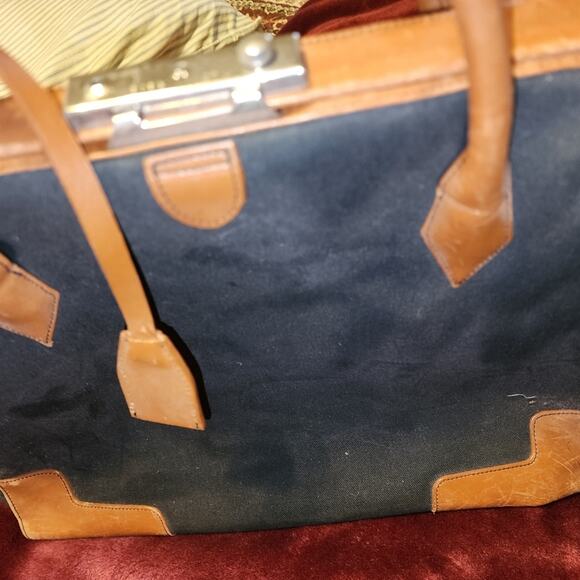 BCBG MAXAZRIA EUC LRG CANVAS VINTAGE FRAMED SATCHEL BAG. RARE - Picture 8 of 8